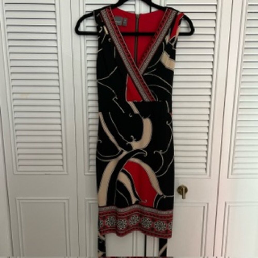 Muse Size 2 Black, Beige, Red Patterned V Neck Sleeveless Dress